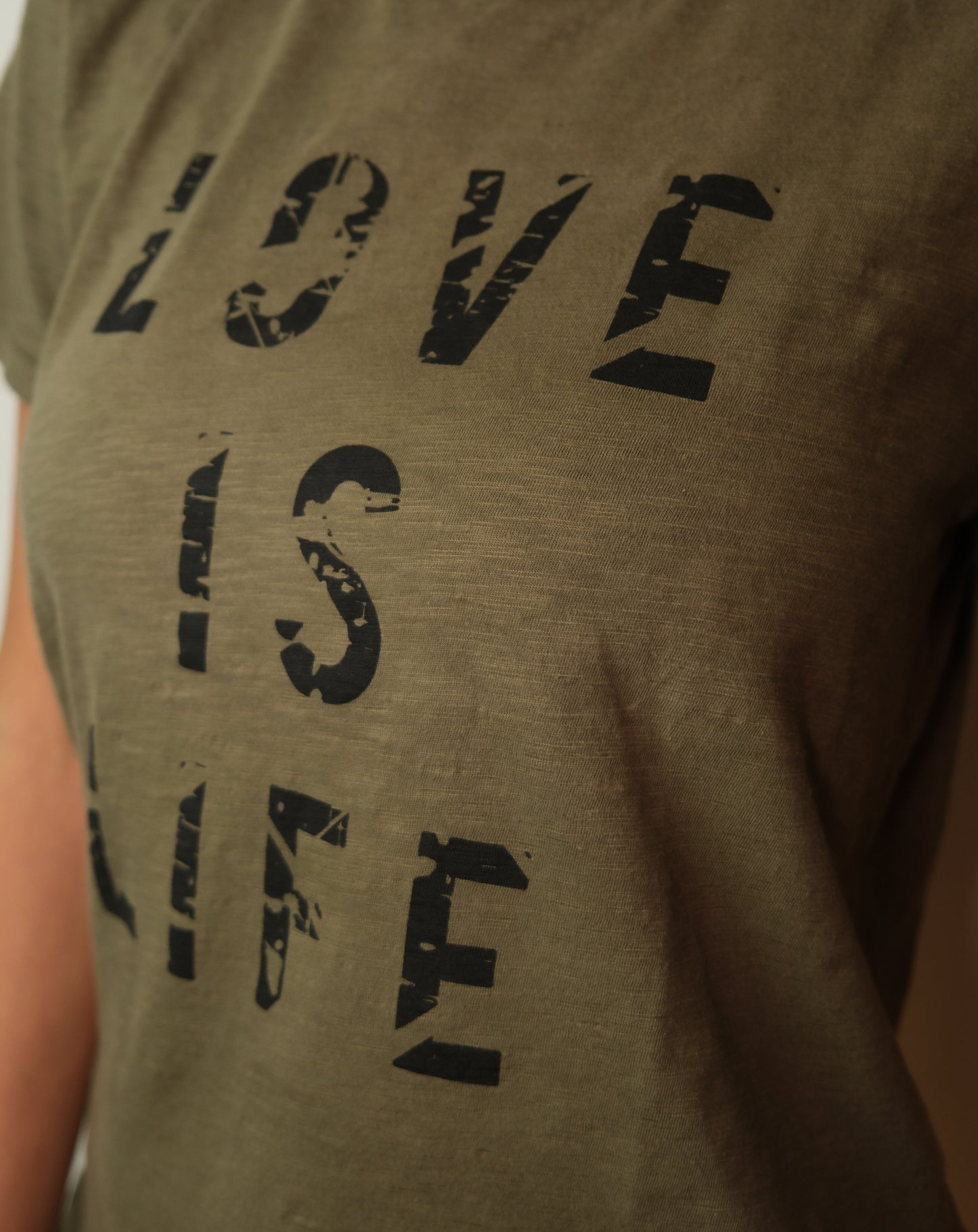 BALI LOVE IS LIFE – VINTAGE KHAKI TEE